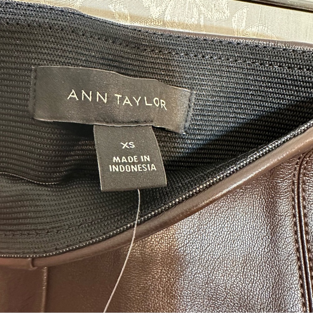 Ann Taylor Women's Brown Faux Leather Pants XSMALL NWT - Picture 9 of 11